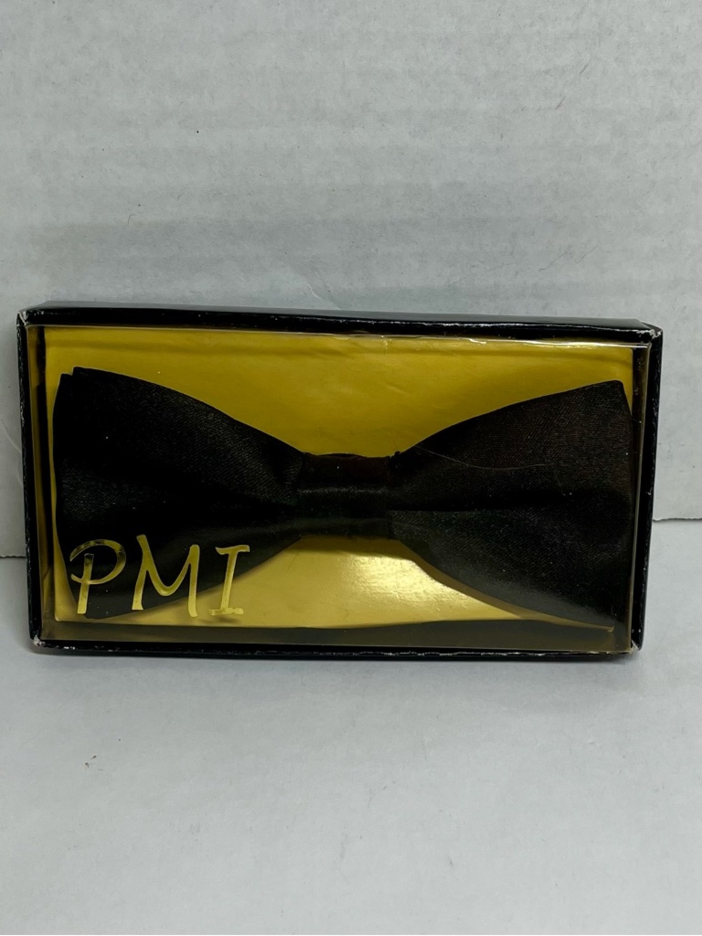 NEW MEN'S BLACK BOW TIE  COMES IN BOX) (ADJUSTABLE STRAP) (BOYS/TEENS TOO)